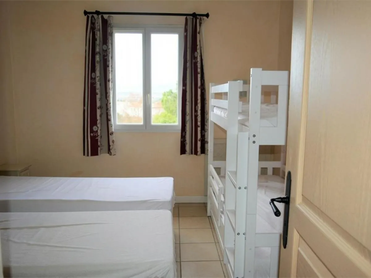 Holiday home Maison Duplex 5P Avec Terrasse, Wifi Et Parking, Grospierres - Fr-1-382-86
