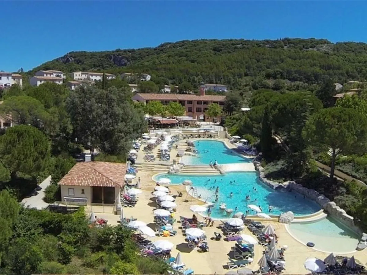 Holiday home Maison Duplex 5P Avec Terrasse, Wifi Et Parking, Grospierres - Fr-1-382-86 France